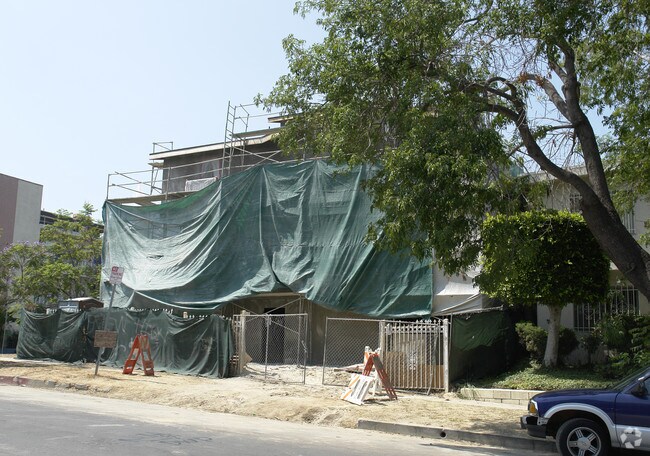Building Photo - 5033 Maplewood Ave