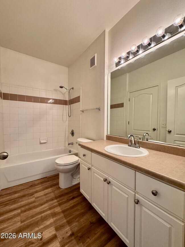 Building Photo - 1701 E Colter St