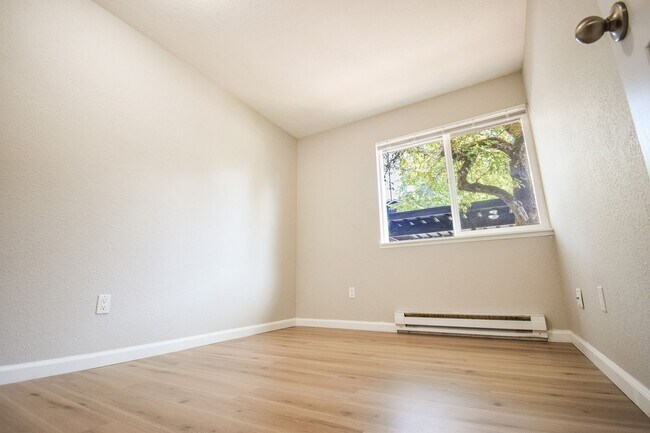 Building Photo - 9515 SW 146th Terrace