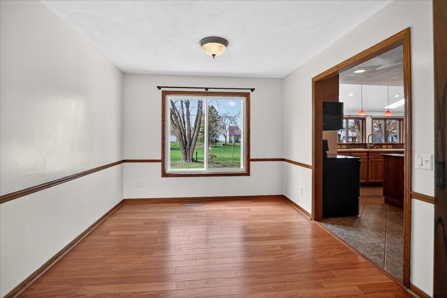 Building Photo - 1014 N Westfield Rd