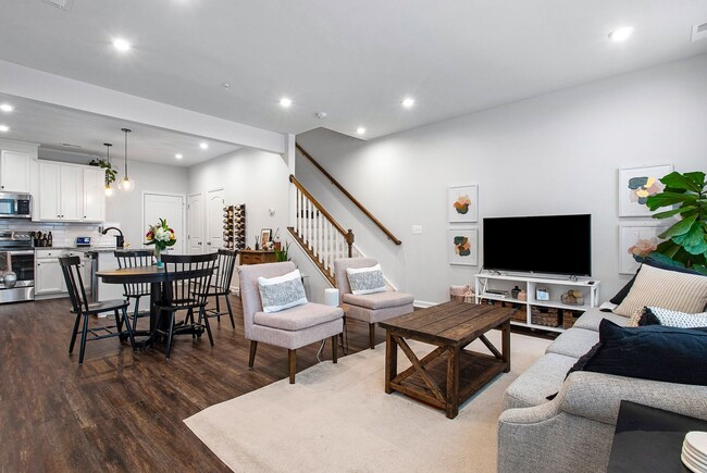 Building Photo - Modern 3-bedroom, 2.5-bath Townhouse!