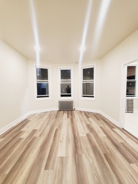 391 Forrest St 3A - 387 Forrest St