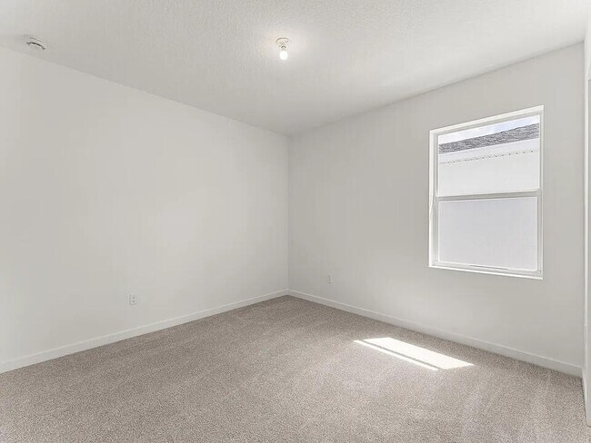 Building Photo - 7292 Lenora Ln