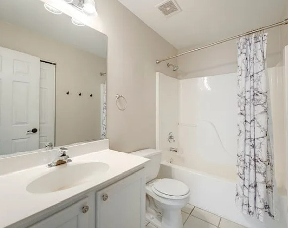 Building Photo - 1609 Lake Pointe Ct