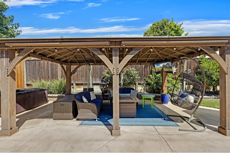 Building Photo - 590 Cinnabar Dr