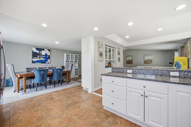 Building Photo - 1709 S Perry Ct