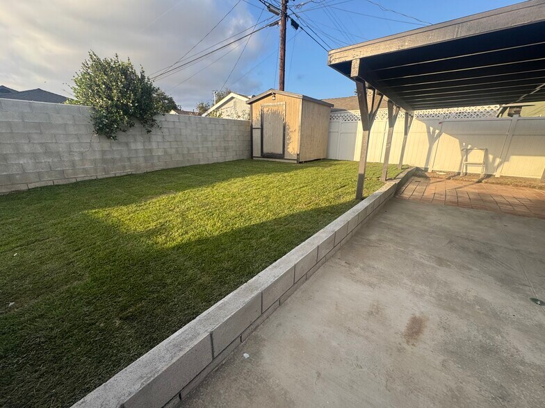 Building Photo - 11816 Arlee Ave