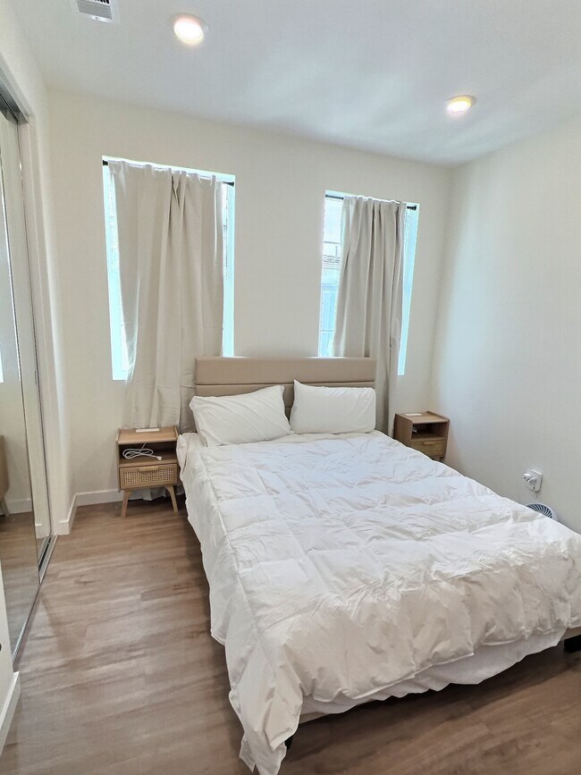 Building Photo - 27589 Sanctuary Ct