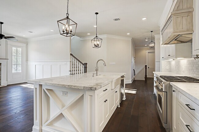 Building Photo - 1901 Bradshaw St