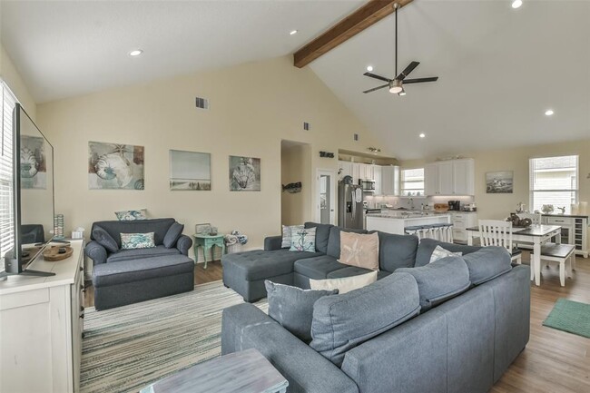 Building Photo - 4022 Fort Bend Dr