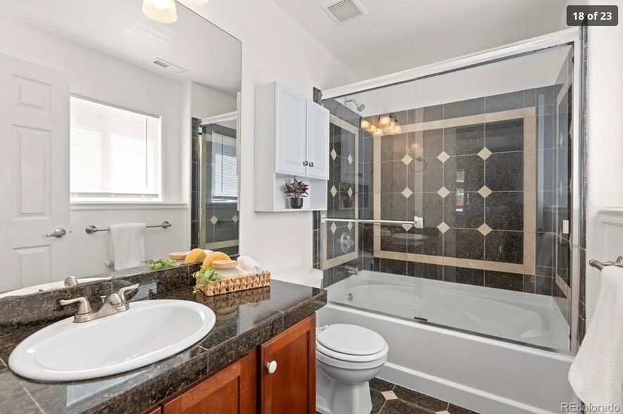 Building Photo - 45 S Meade St