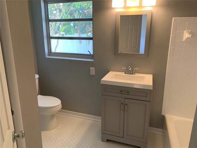 Building Photo - 3516 W San Pedro St