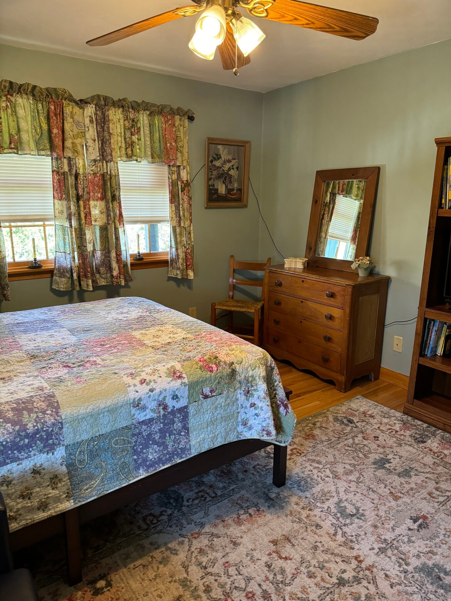 Dresser - 421 Oakhill Ave