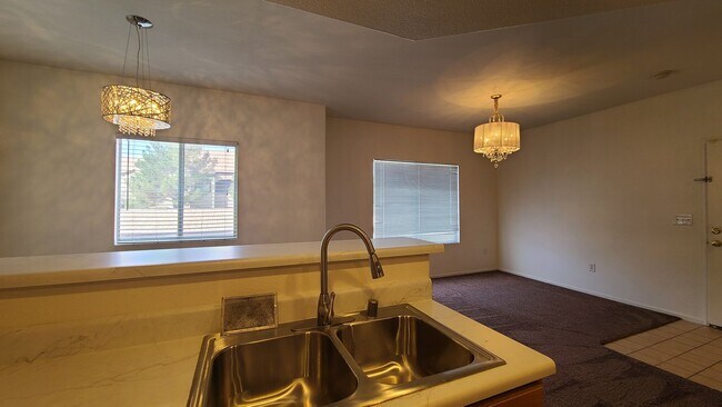 Building Photo - 2 Bedroom Condo located in Southwest Las Vegas