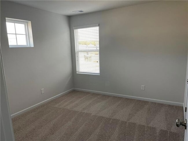 Building Photo - 240 Summerwood Ln