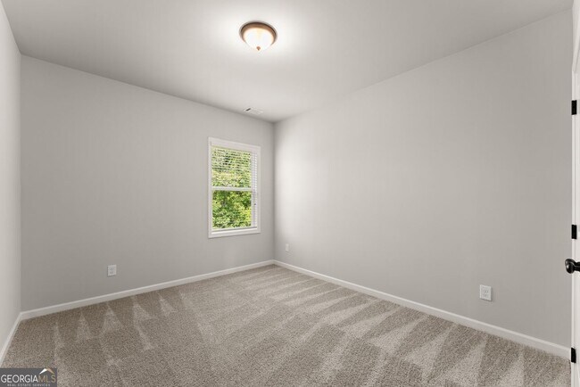 Building Photo - 4656 Silver Oak Dr