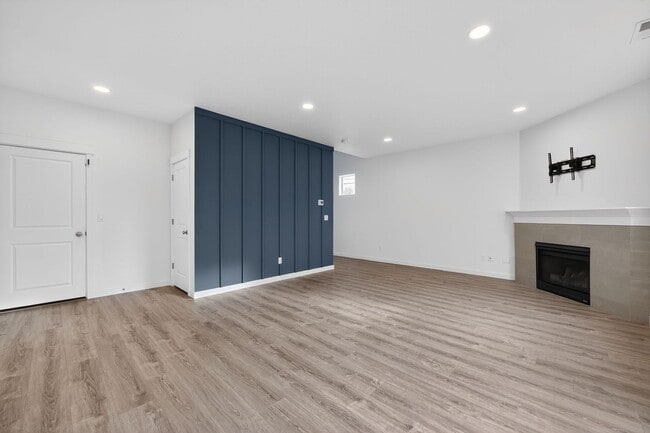 Building Photo - 2595 S Ginger St