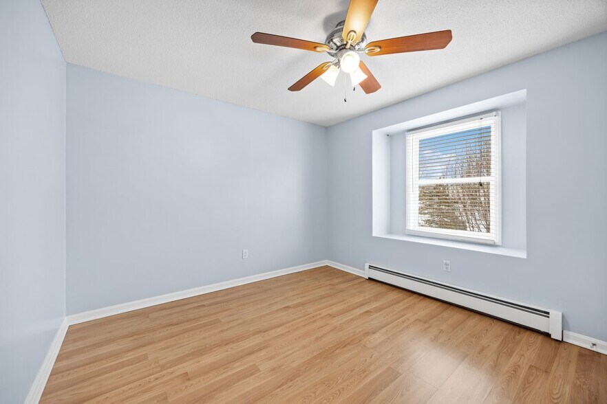 Building Photo - 67 Brentwood Dr