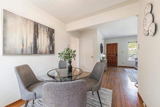 Building Photo - 1994 Menalto Ave