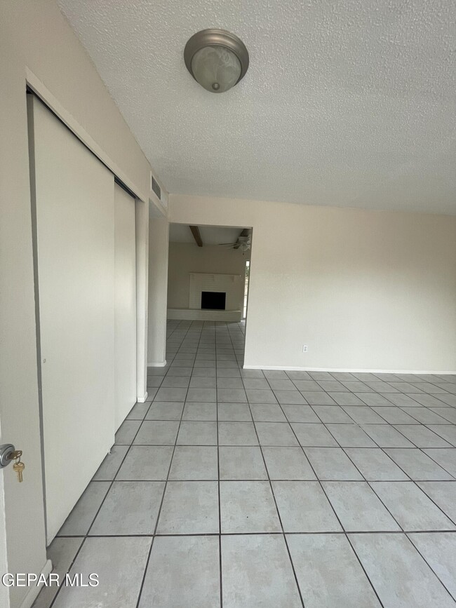 Building Photo - 10902 Bywood Dr