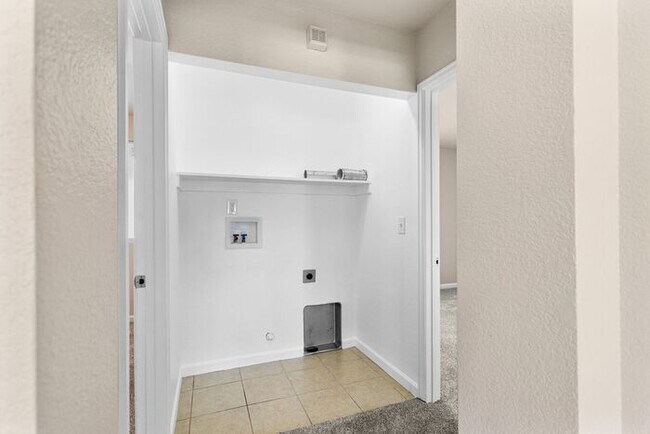 Building Photo - Newly remodeled single family home offering application fees waived as well as $200 off First Mon...