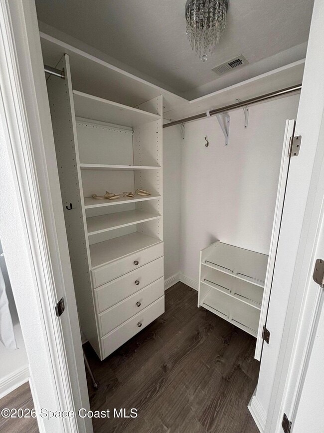 Building Photo - 904 Kensington Dr