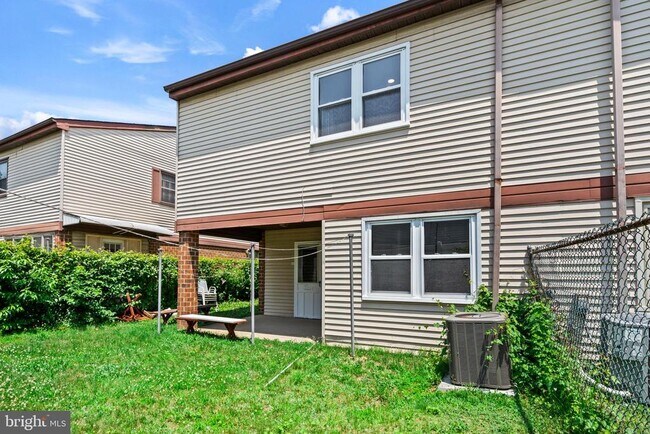 Building Photo - 826 Hendrix St