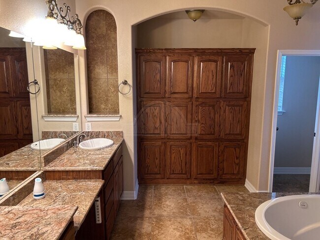 Building Photo - 6008 Bedrock Dr