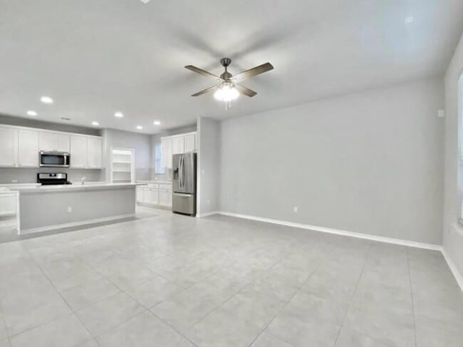 Building Photo - 816 Alta Wy