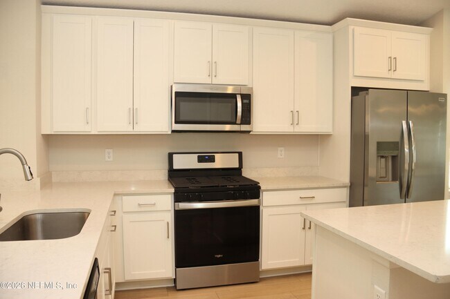 Building Photo - 13184 Holsinger Blvd