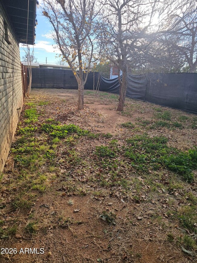 Building Photo - 306 3rd St