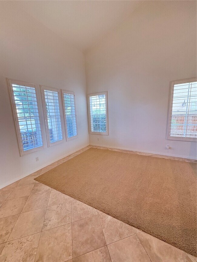 Building Photo - 24 Country Walk Dr