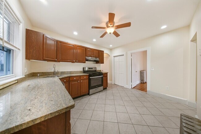 Primary Photo - 39 McDonald St