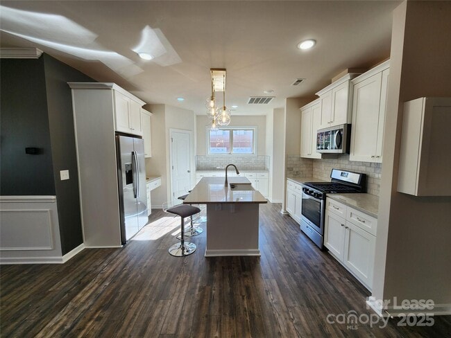 Building Photo - 326 Sadie Dr