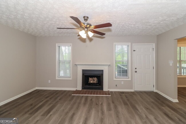 Building Photo - 4022 Paloverde Dr