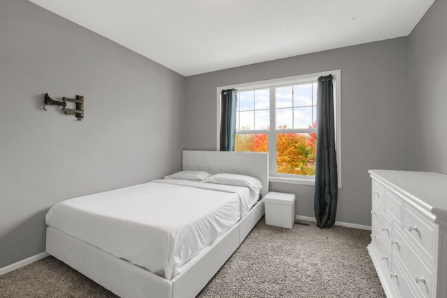 Building Photo - 3197 Arden Dr