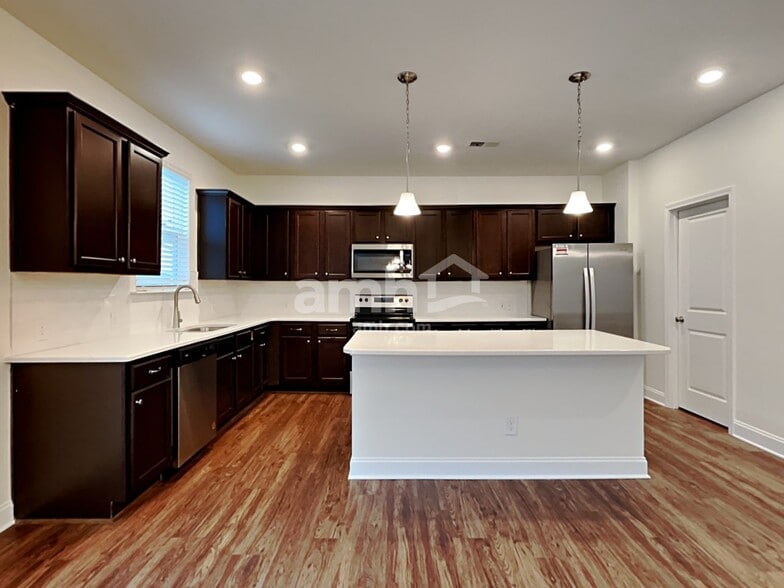 Building Photo - 137 Hazel Pk Dr