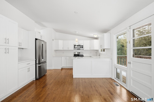 Building Photo - 4 Split Timber Pl