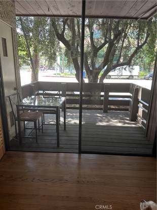 Building Photo - 21931 Burbank Blvd