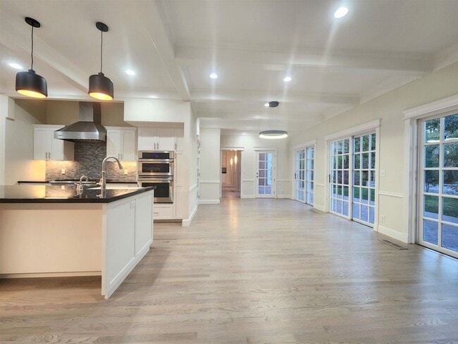 Building Photo - Extraordinary Atherton Estate with Cottage...