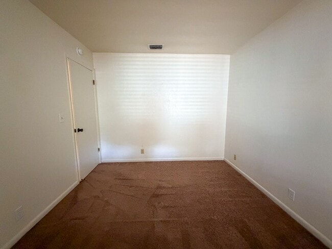 Building Photo - 2/2 Home in Turkey Creek Forest - Availabl...
