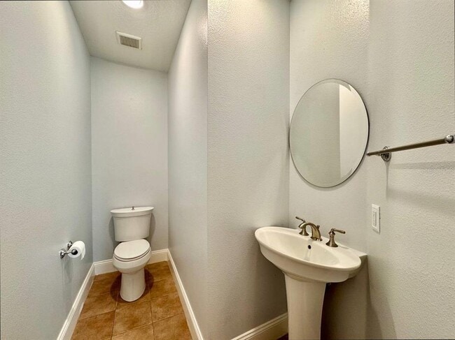 Building Photo - 2218 Soho Bay Ct