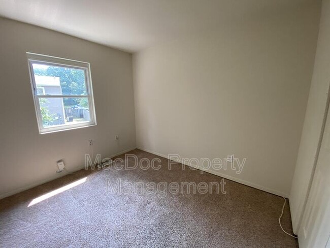 Building Photo - 729 Anvil Rd