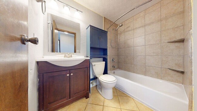 Building Photo - 3919 Quail Hollow Dr