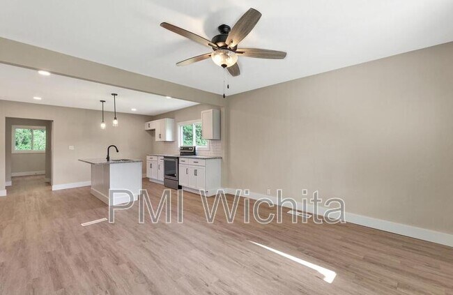 Building Photo - 339 N Joann St