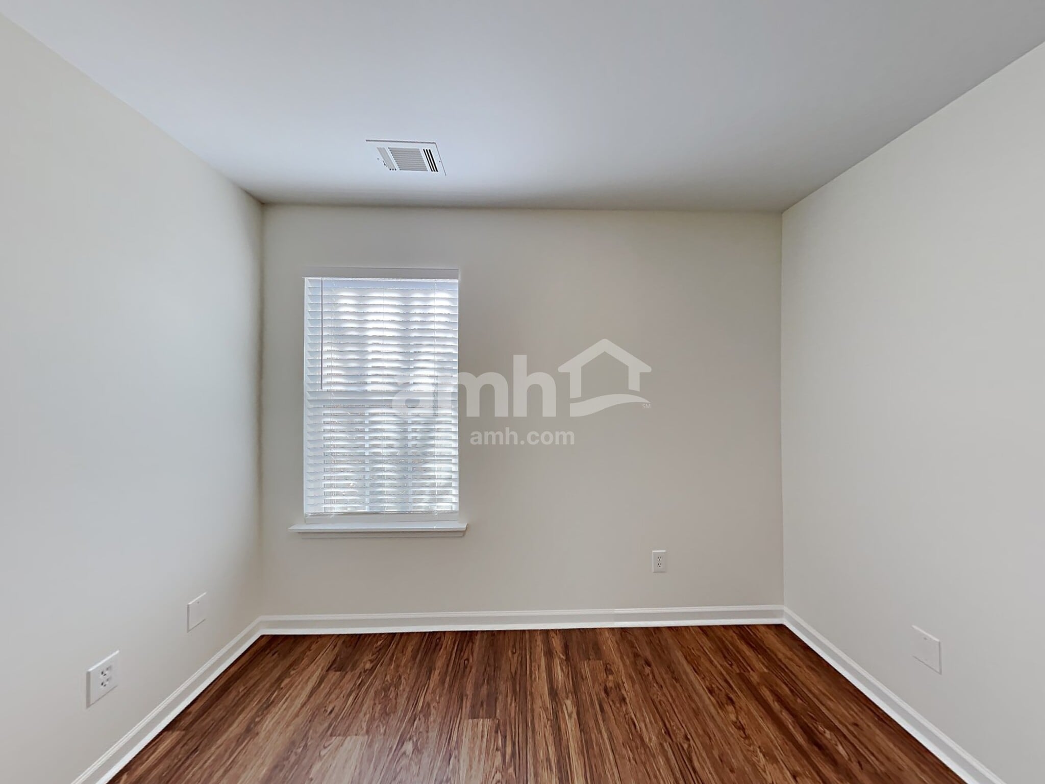 Building Photo - 2026 Oakbluff Way SW