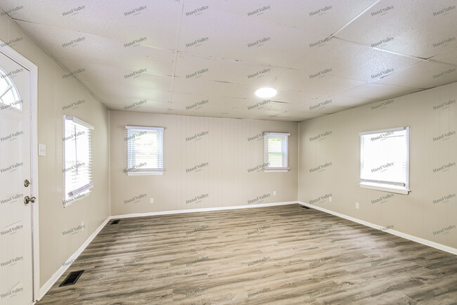 Building Photo - 10148 Coburg Lands Dr