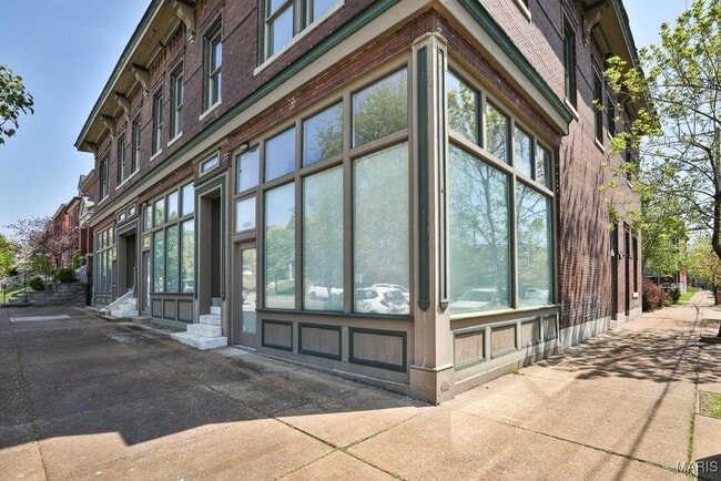 Primary Photo - 3868 Shenandoah Ave
