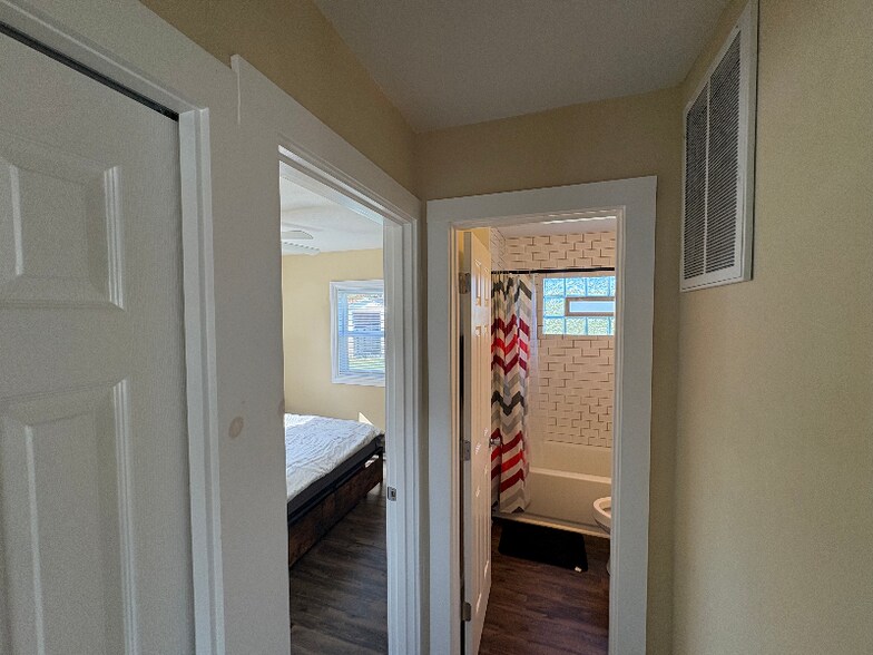 Building Photo - 2026 Penrose Dr