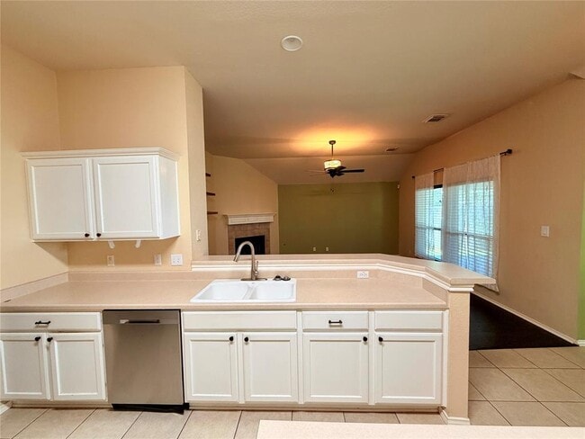 Building Photo - 4415 Hunters Lodge Dr